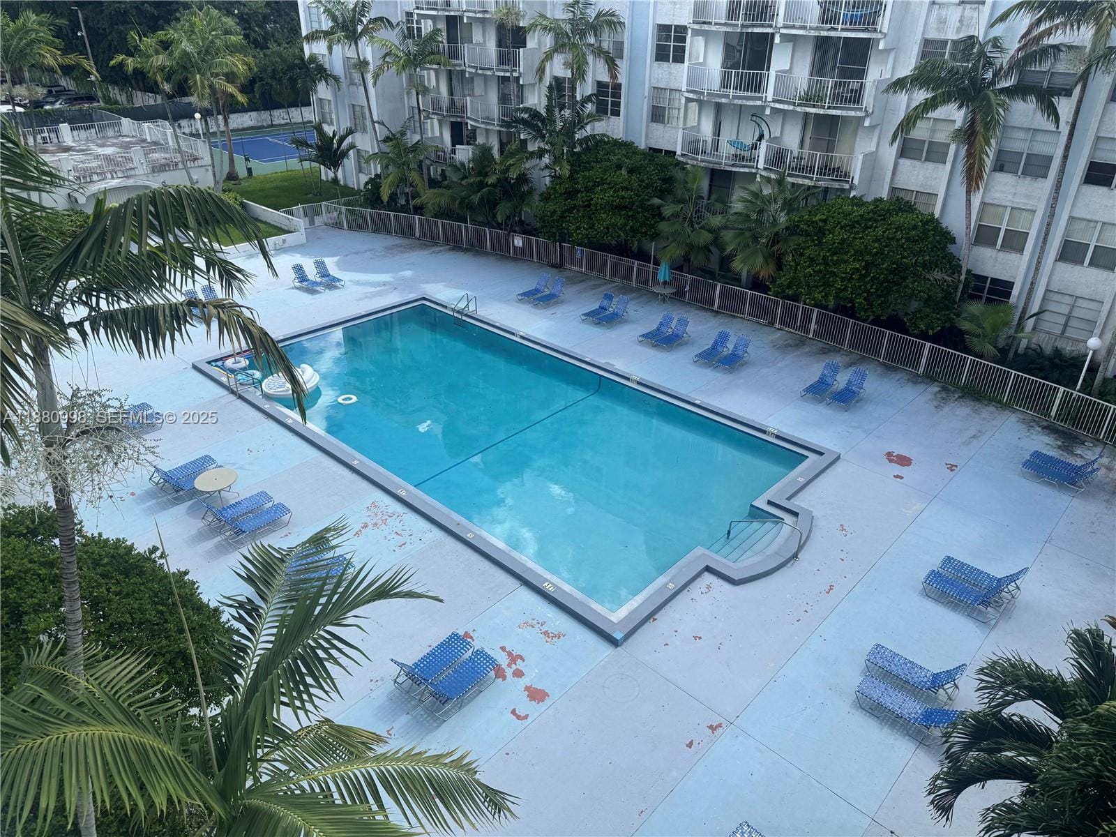 486 NW 165th St Road B-506, Miami, FL 33169 photo 3