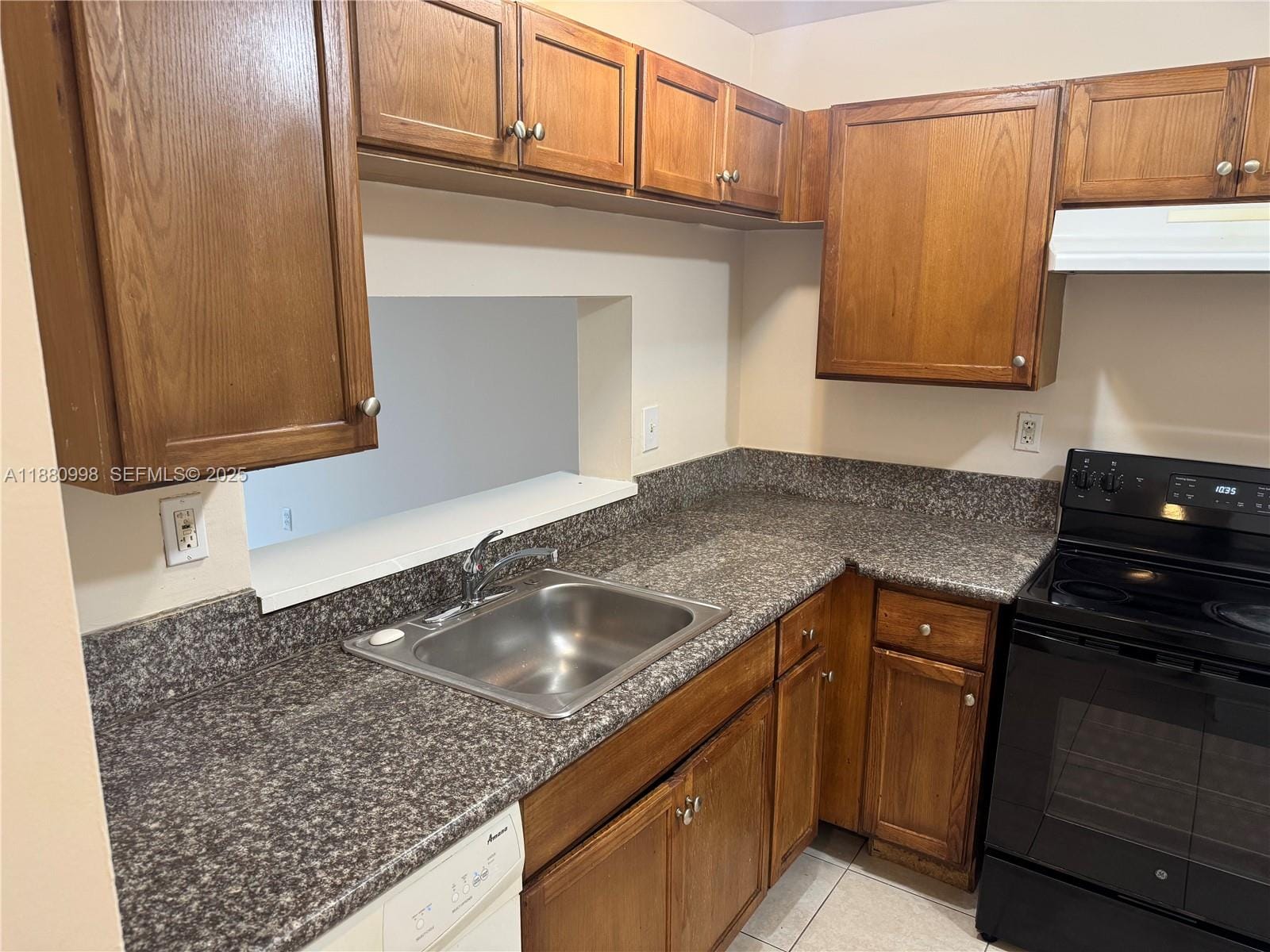 486 NW 165th St Road B-506, Miami, FL 33169 photo 7