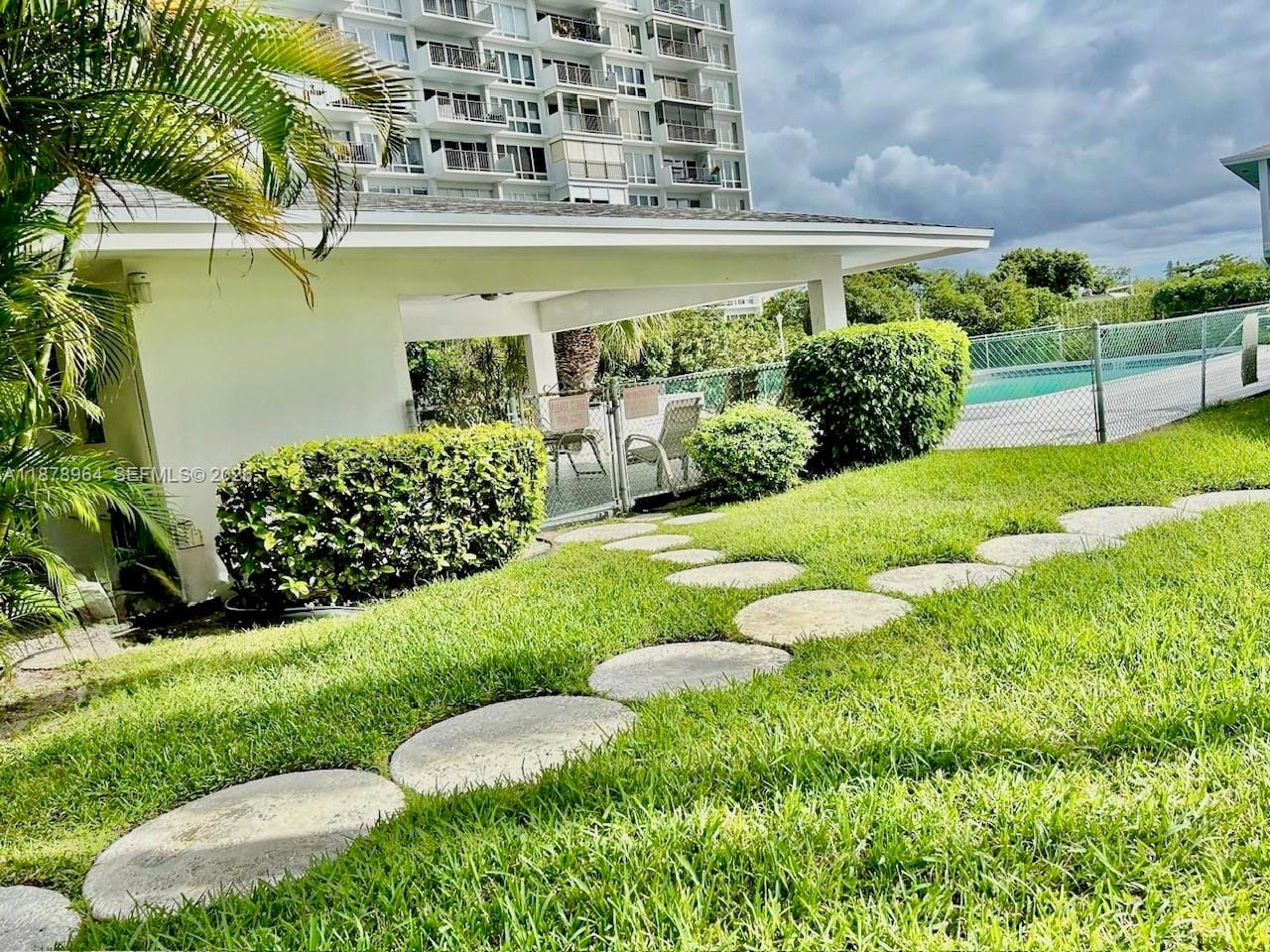 930 SE 9th Avenue 8, Pompano Beach, FL 33060 photo 8