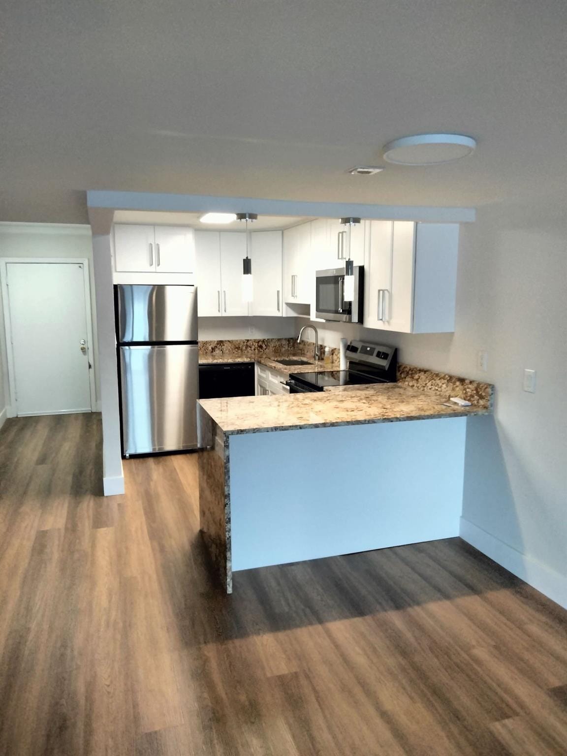 1100 Crystal Lake Drive 115 — photo 3