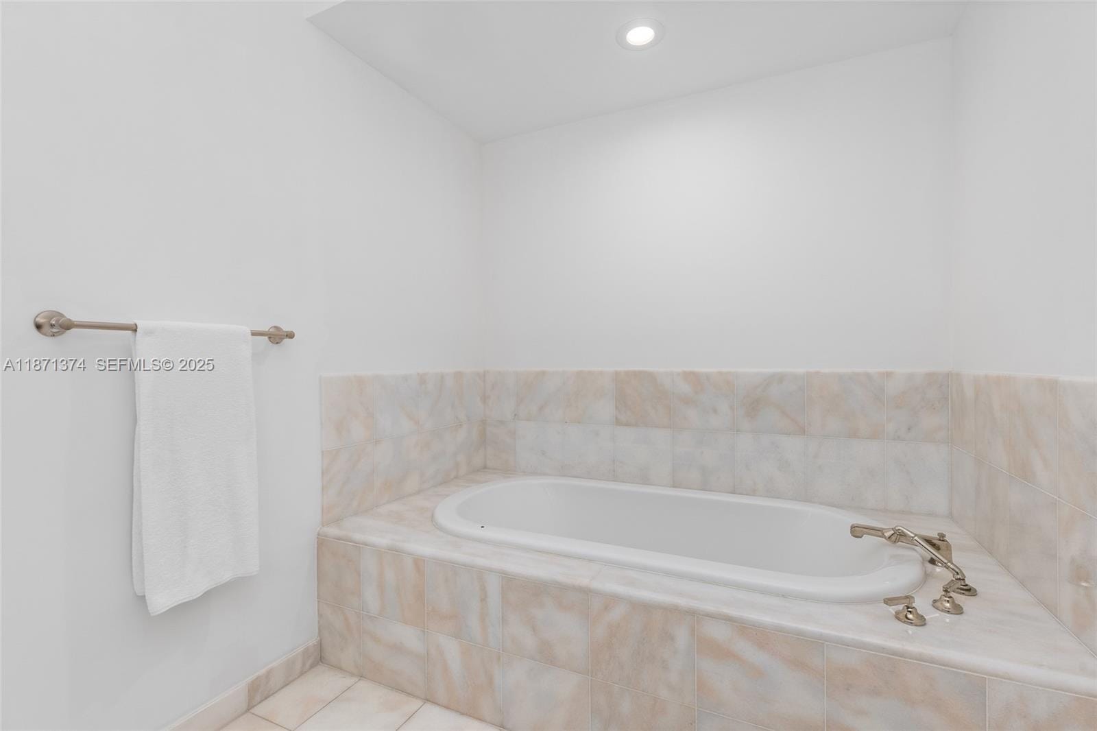 50 S Pointe Drive 1005, Miami Beach, FL 33139 photo 17