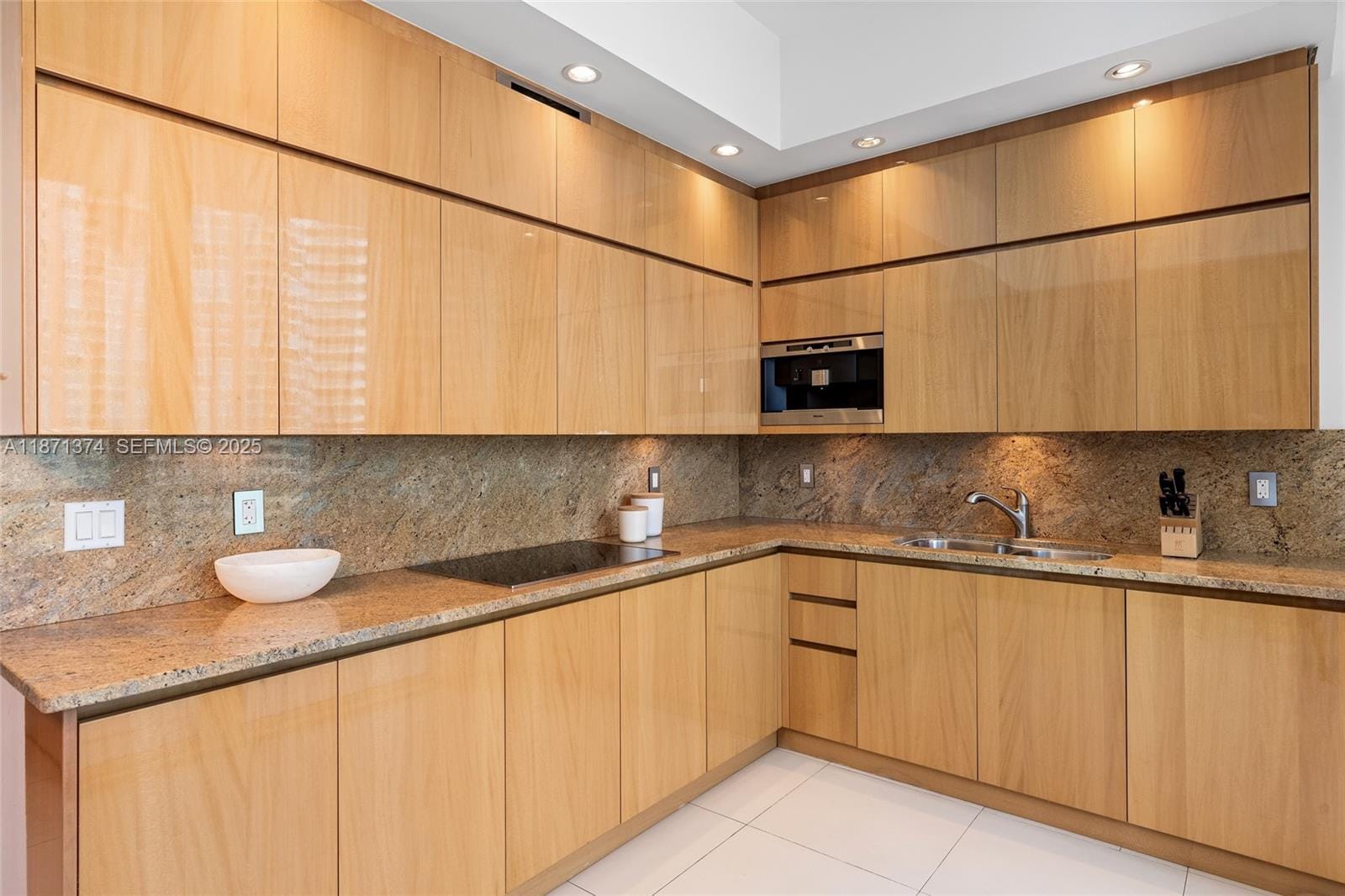 50 S Pointe Drive 1005, Miami Beach, FL 33139 photo 8