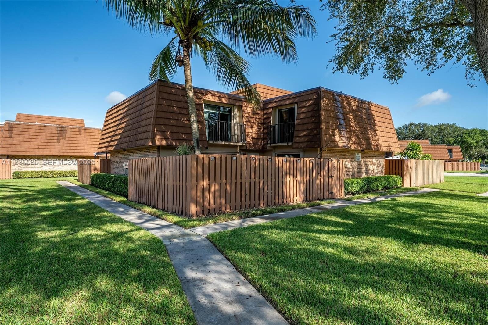 2551 Lakeview Court, Cooper City, FL 33026