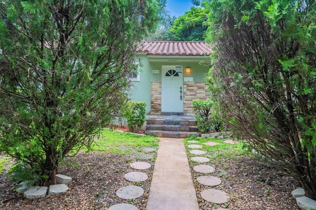 850 NE 118th Street, Biscayne Park, FL 33161