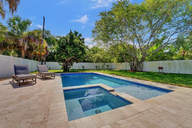 822 NW 6th Avenue, sold in Melaleuca Gardens, Dania Beach, FL