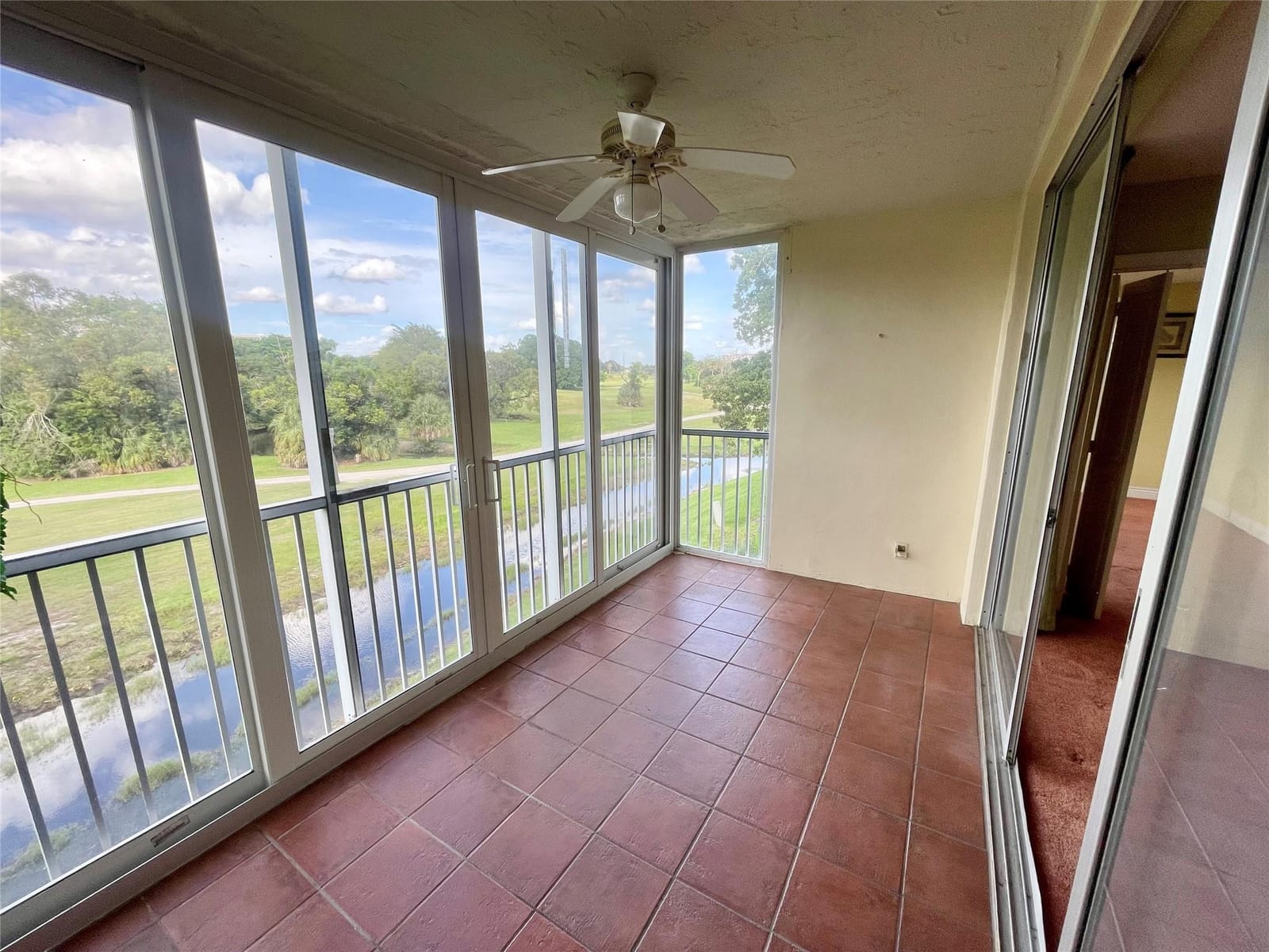 3151 S Palm Aire Drive 307 — photo 8