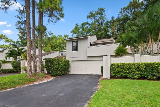 669 Spinnaker Court, Wellington, FL 33414
