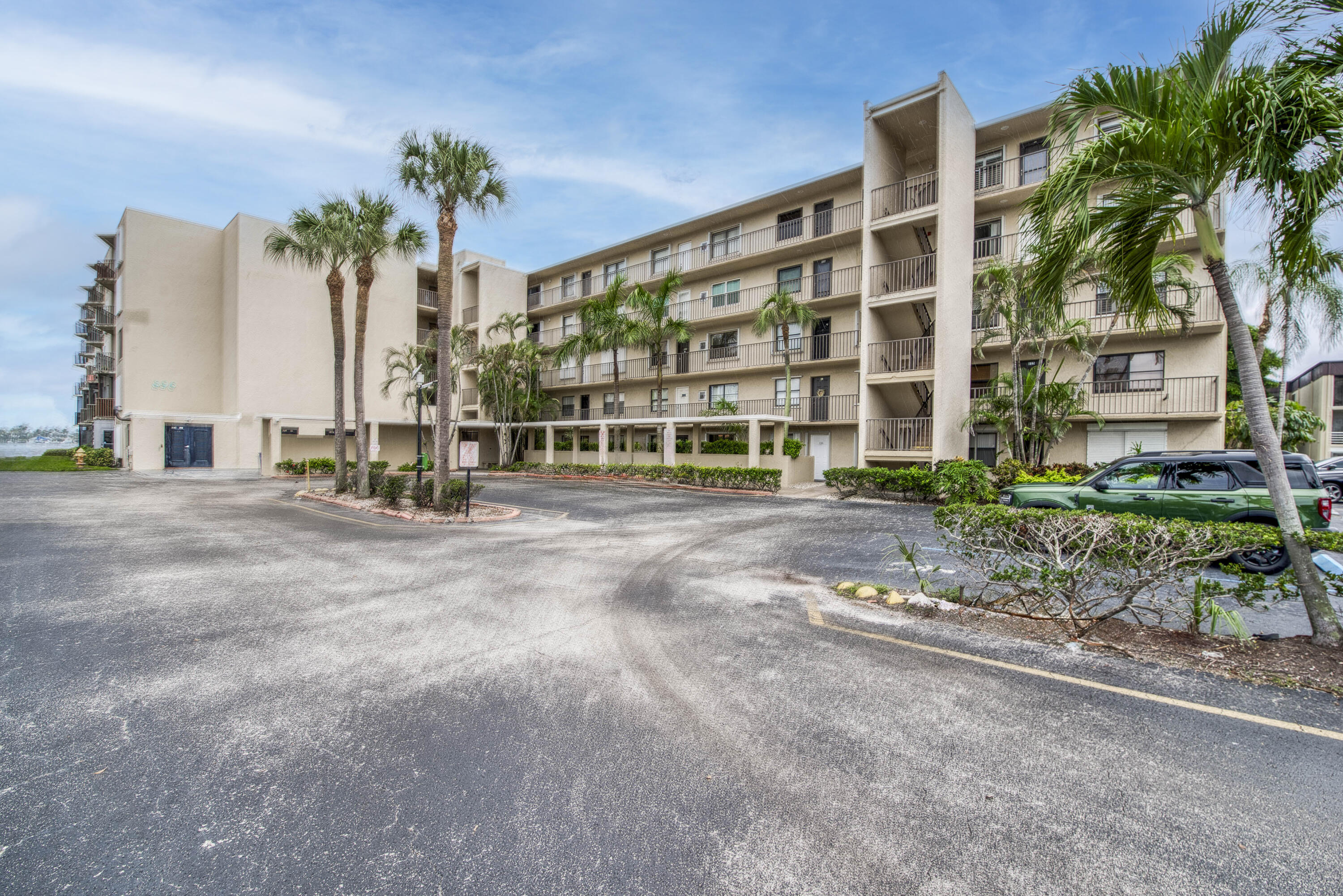 896 N Federal Highway 128, Lantana, FL 33462, Lantana