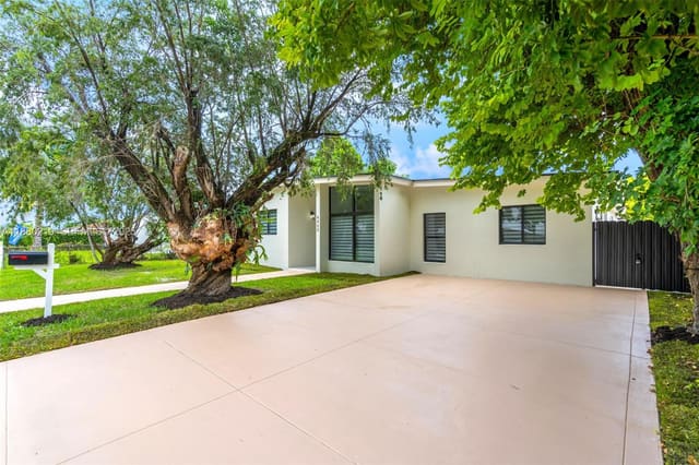 8450 SW 27th Street, Miami, FL 33155