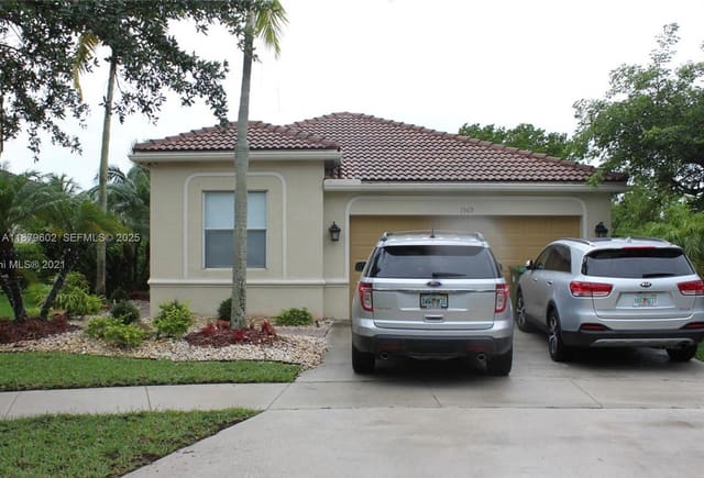 1569 Winterberry Lane, Weston, FL 33327