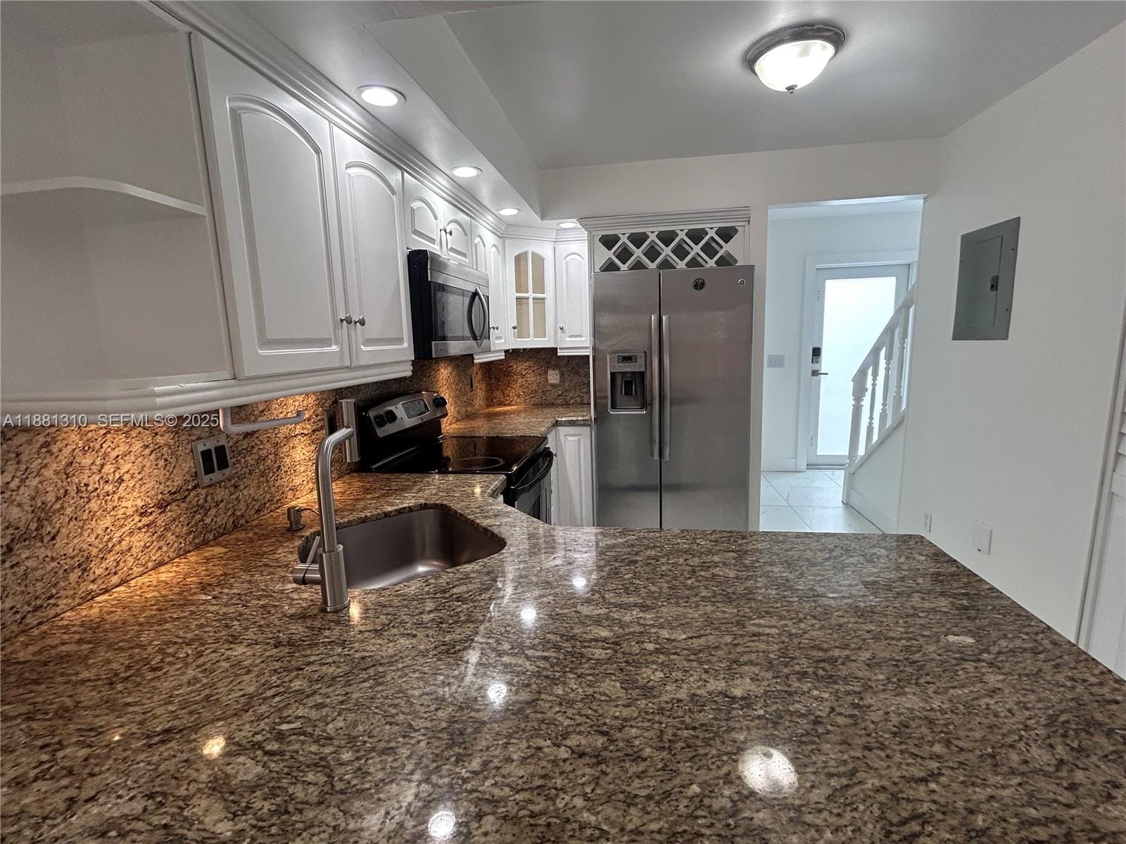 8610 SW 156th Court 115 — photo 5