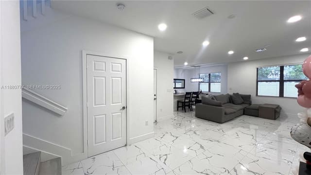 10117 W 32nd Lane 0, Hialeah, FL 33018
