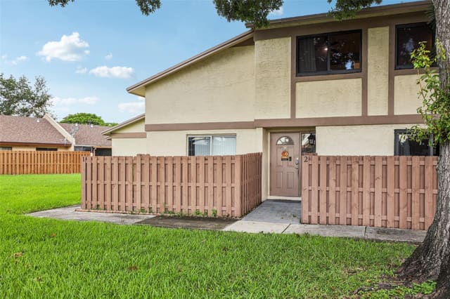10875 NW 29th Manor 2, sold in Country Squire Townhomes, Dania Beach, FL