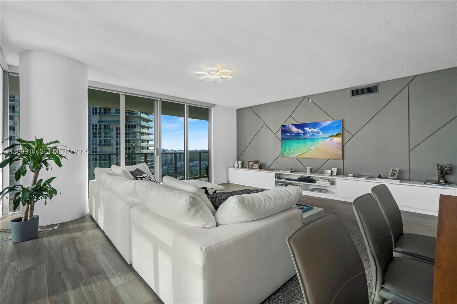 300 Sunny Isles Boulevard 41802 — photo 5