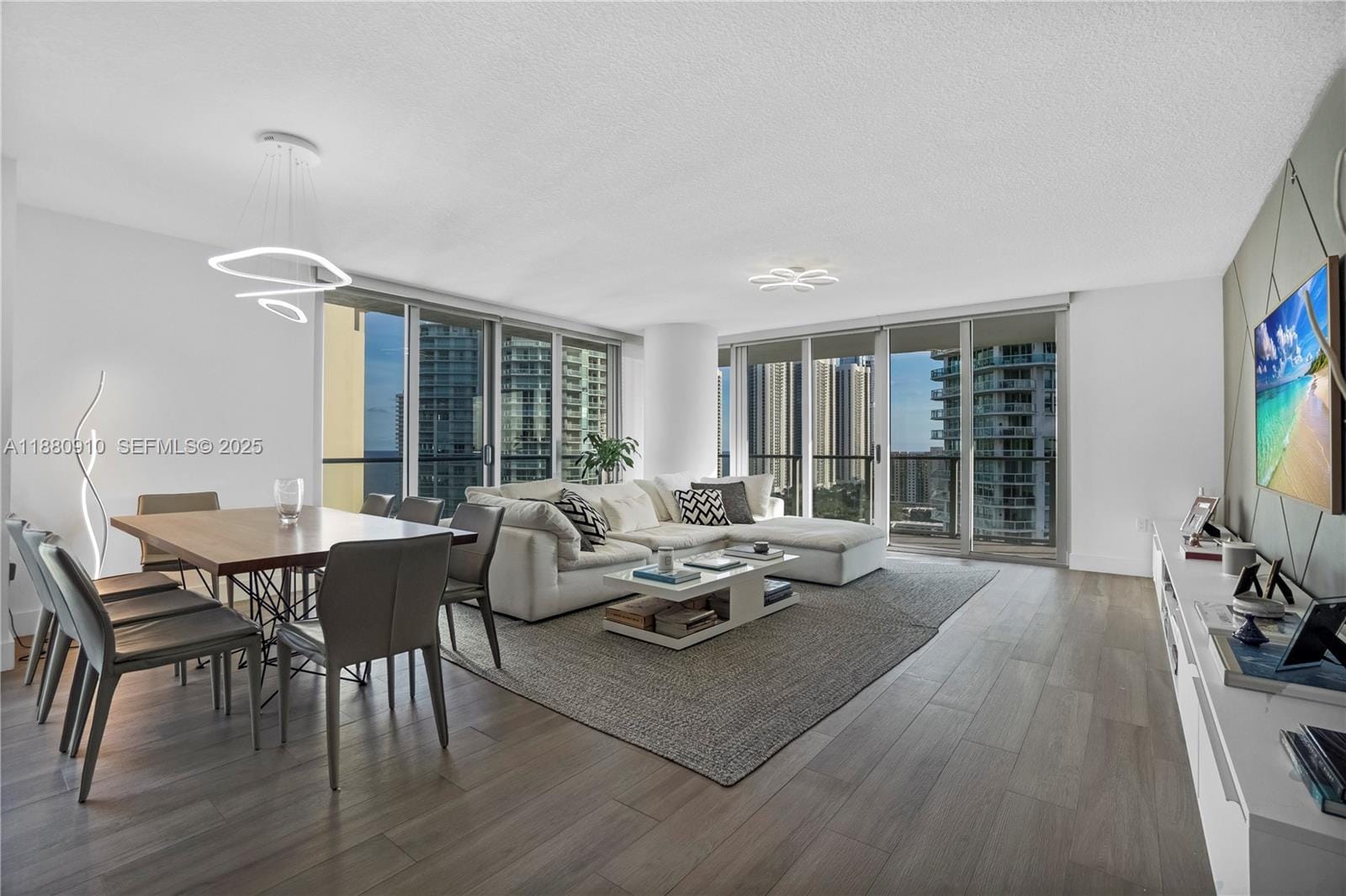 300 Sunny Isles Boulevard 41802 — photo 6
