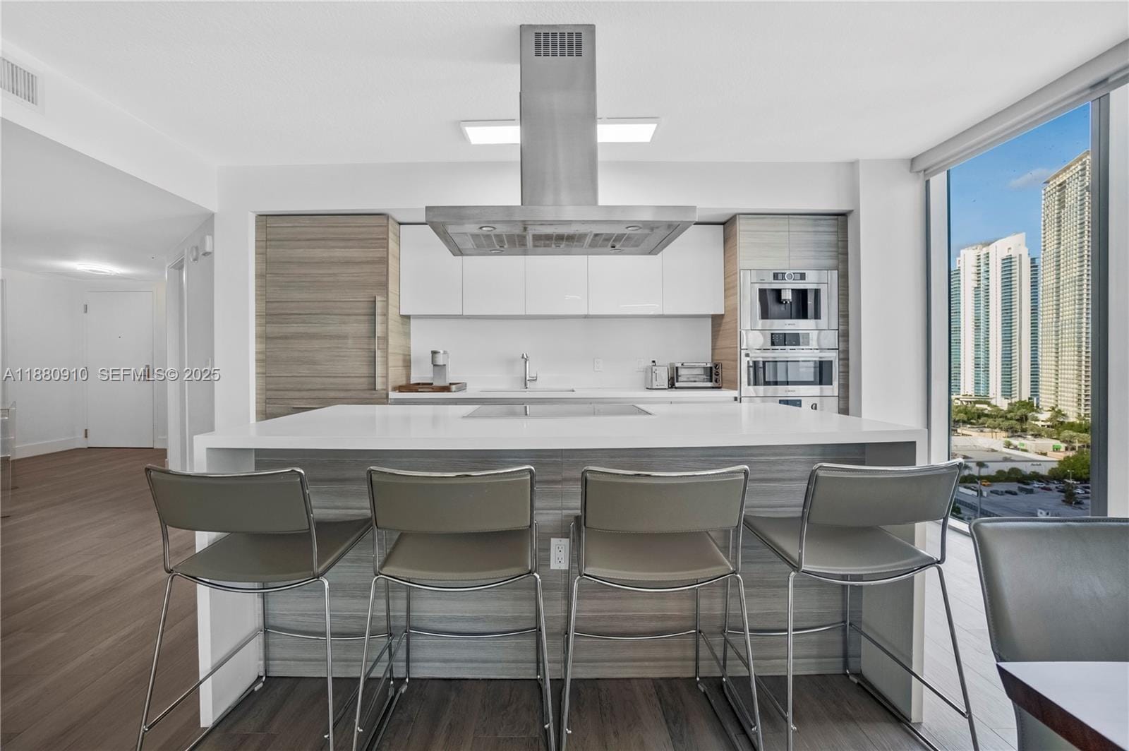 300 Sunny Isles Boulevard 41802 — photo 8