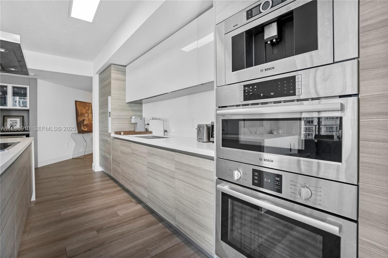 300 Sunny Isles Boulevard 41802 — photo 9