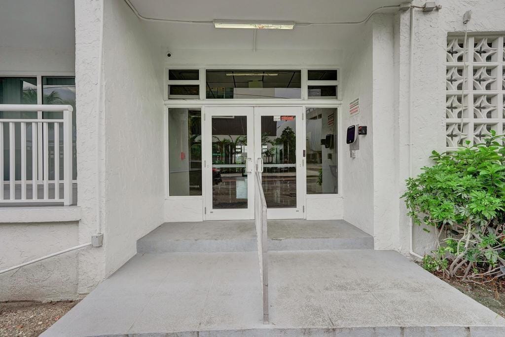 200 S Birch Road 305 — photo 6