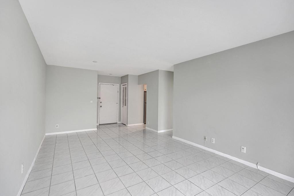 200 S Birch Road 305 — photo 10