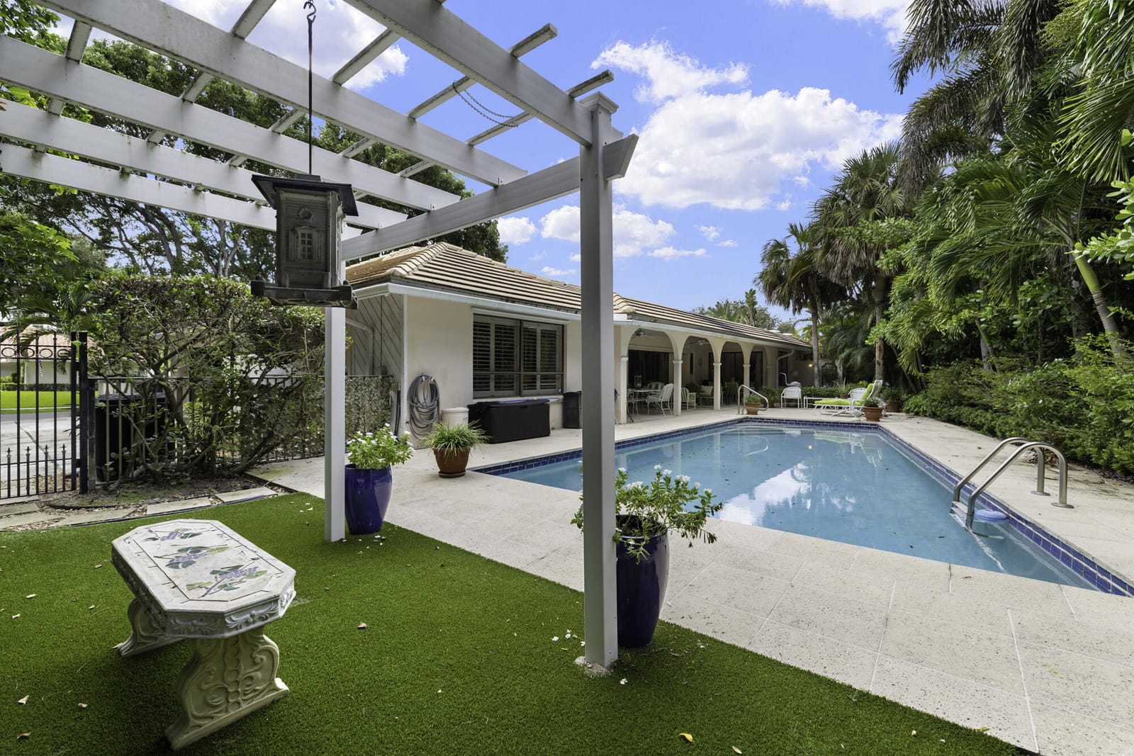 2812 Embassy Drive, West Palm Beach, FL 33401 photo 3
