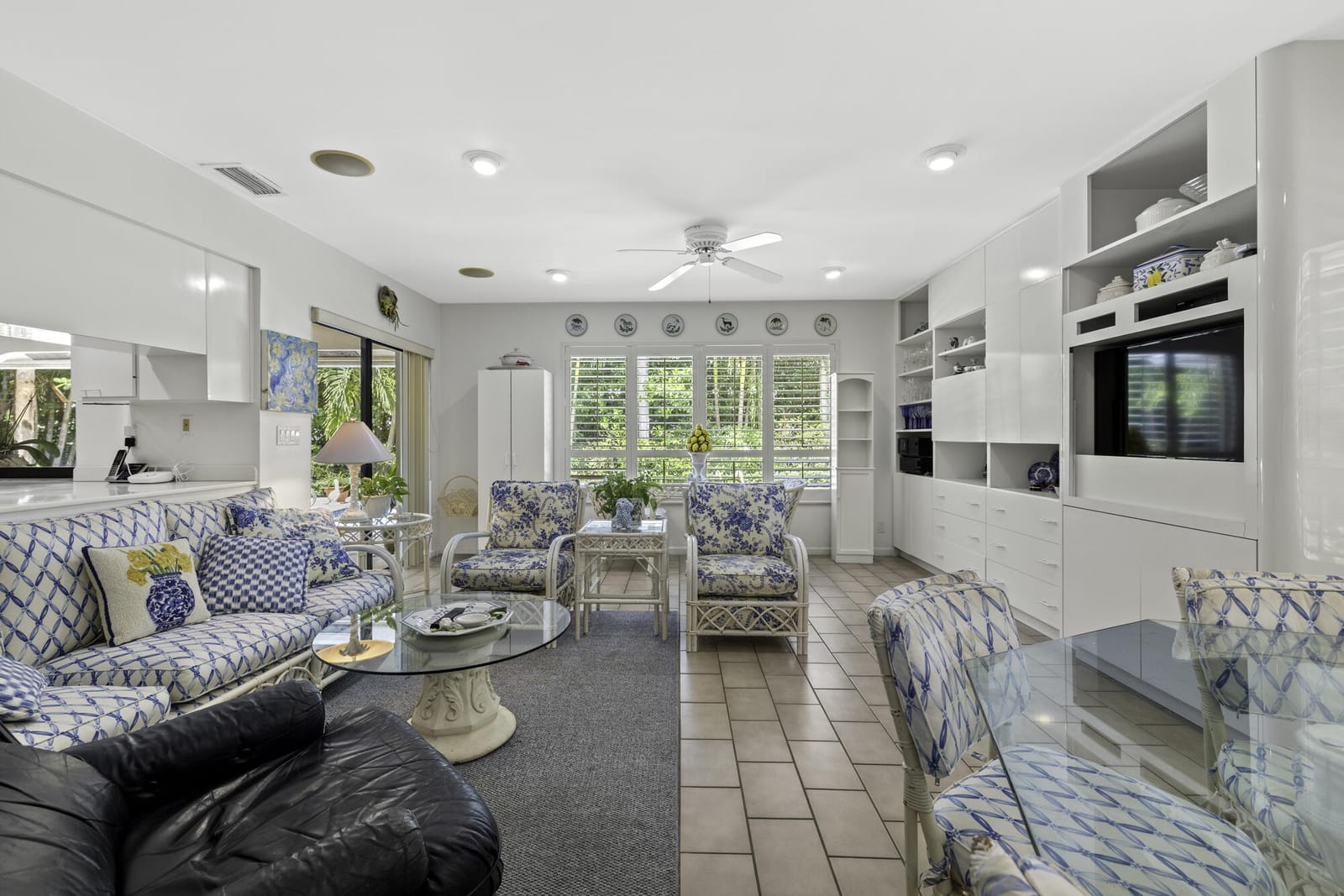 2812 Embassy Drive, West Palm Beach, FL 33401 photo 7