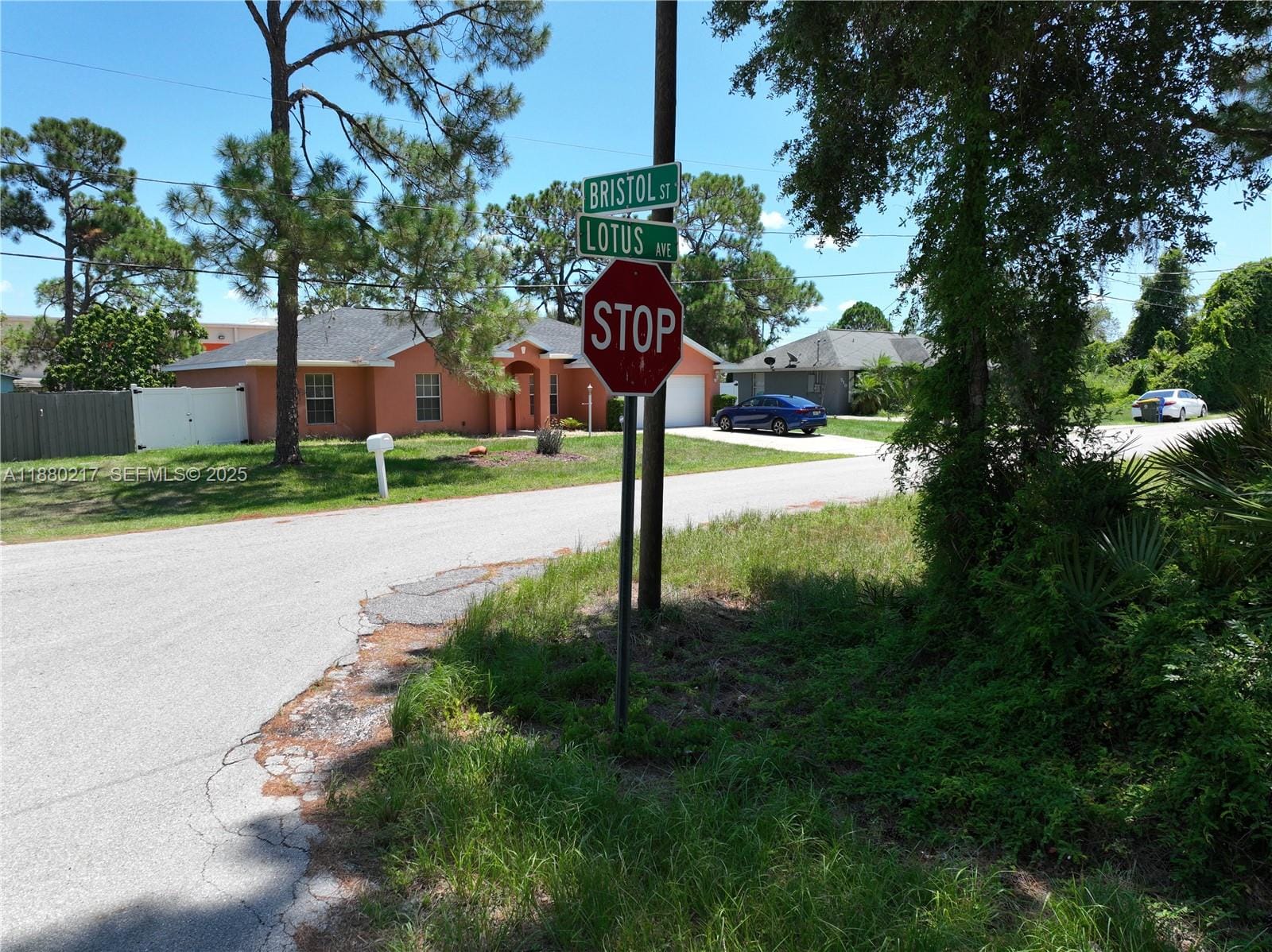 530 Lotus, Sebring, FL 33872 photo 8