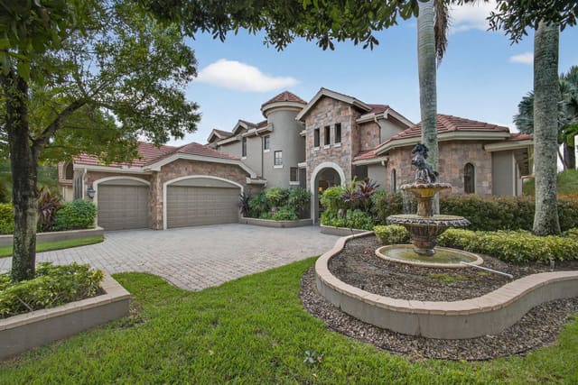 10514 Versailles Boulevard, Wellington, FL 33449