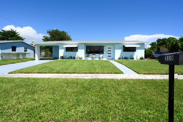 310 W 16th Way, sold in Park Manor 1, Riviera Beach, FL