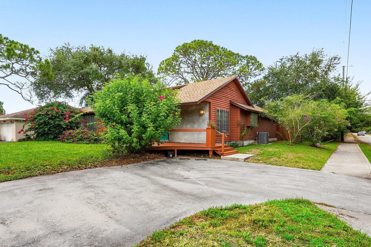 4744 Dolphin Drive, Lake Worth, FL 33463 photo 1