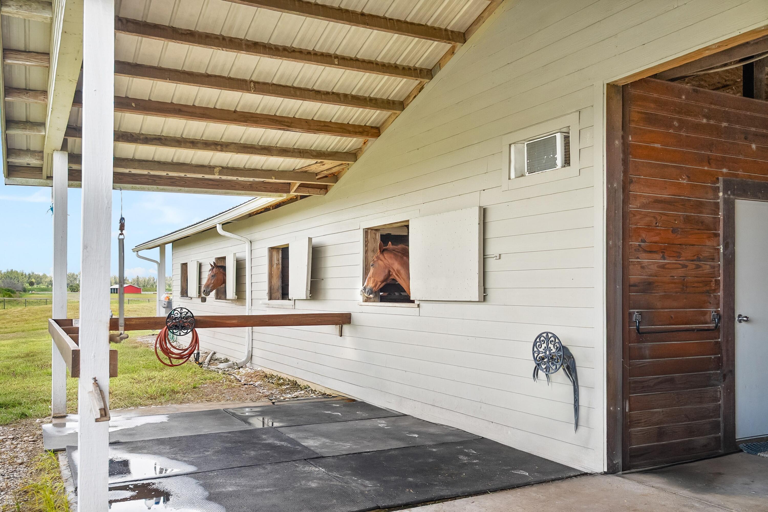 13700 SW Groveside Drive — photo 9