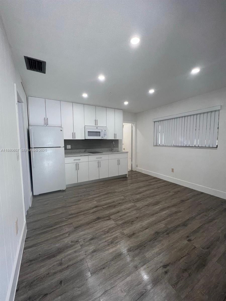 222 SW 8th Street C — photo 4