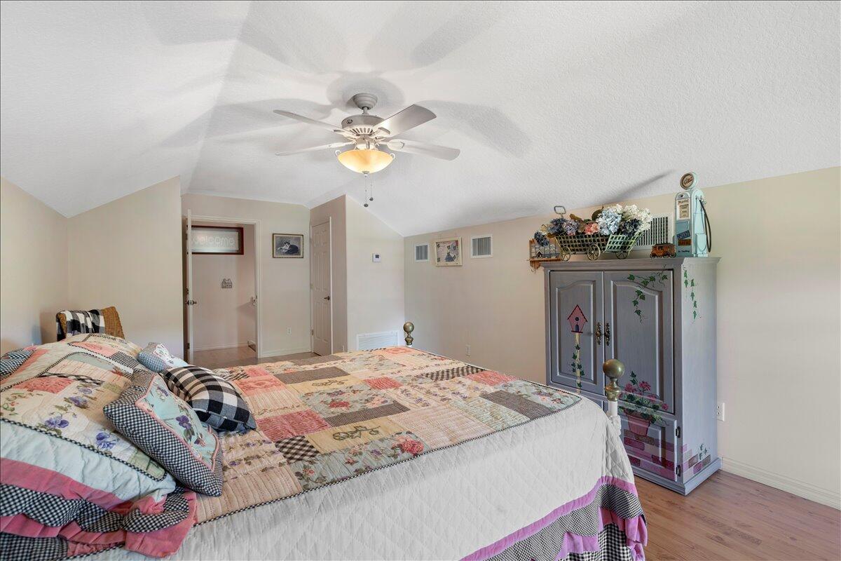 930 90th Avenue, Vero Beach, FL 32966 photo 30