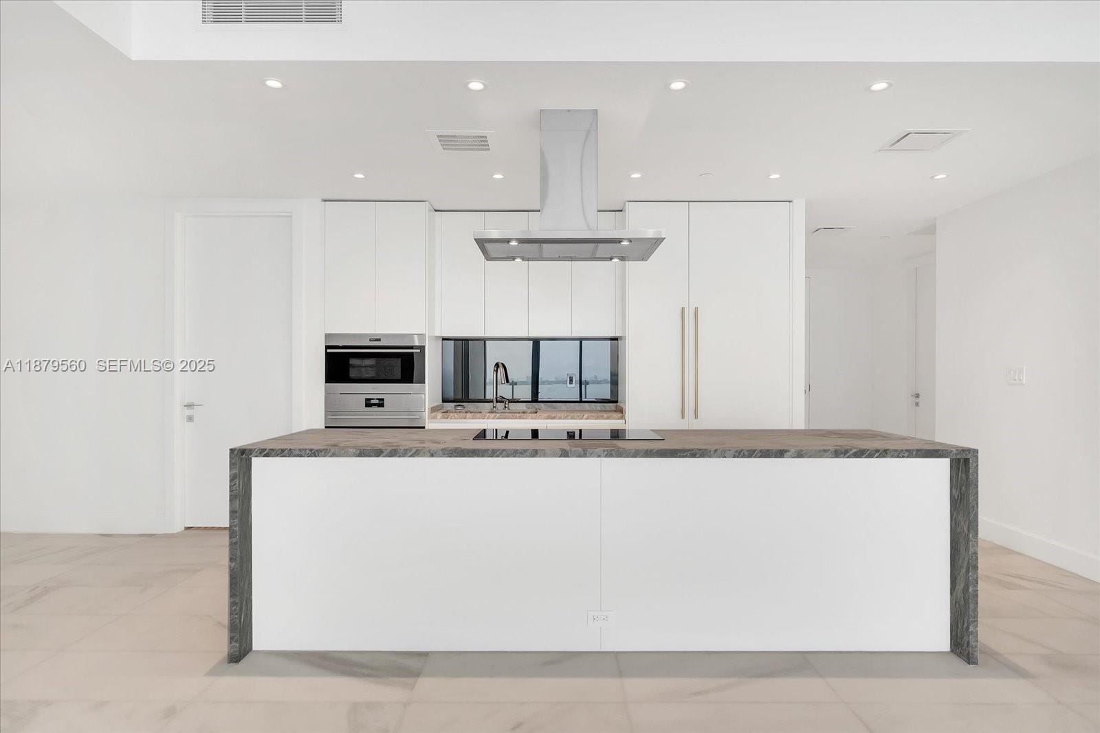 700 NE 26th Terrace 1102, Miami, FL 33137 photo 2