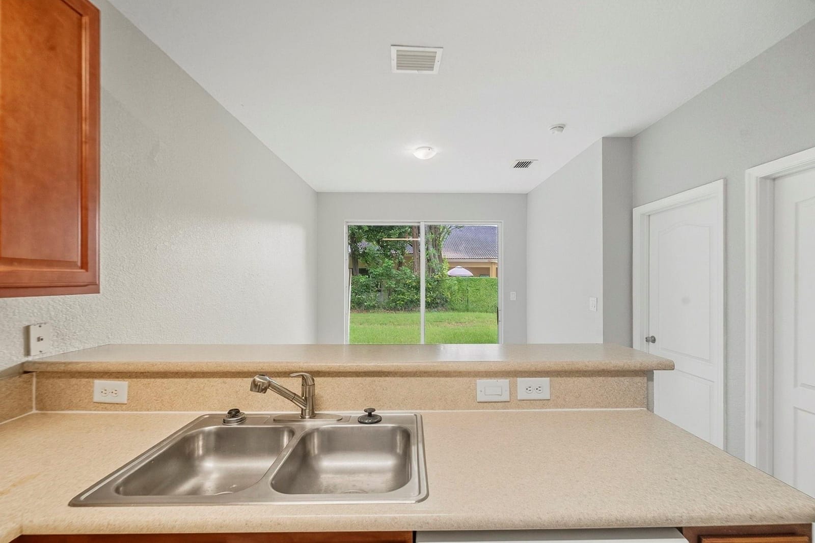 1137 NE 31st Terrace, Homestead, FL 33033 photo 10