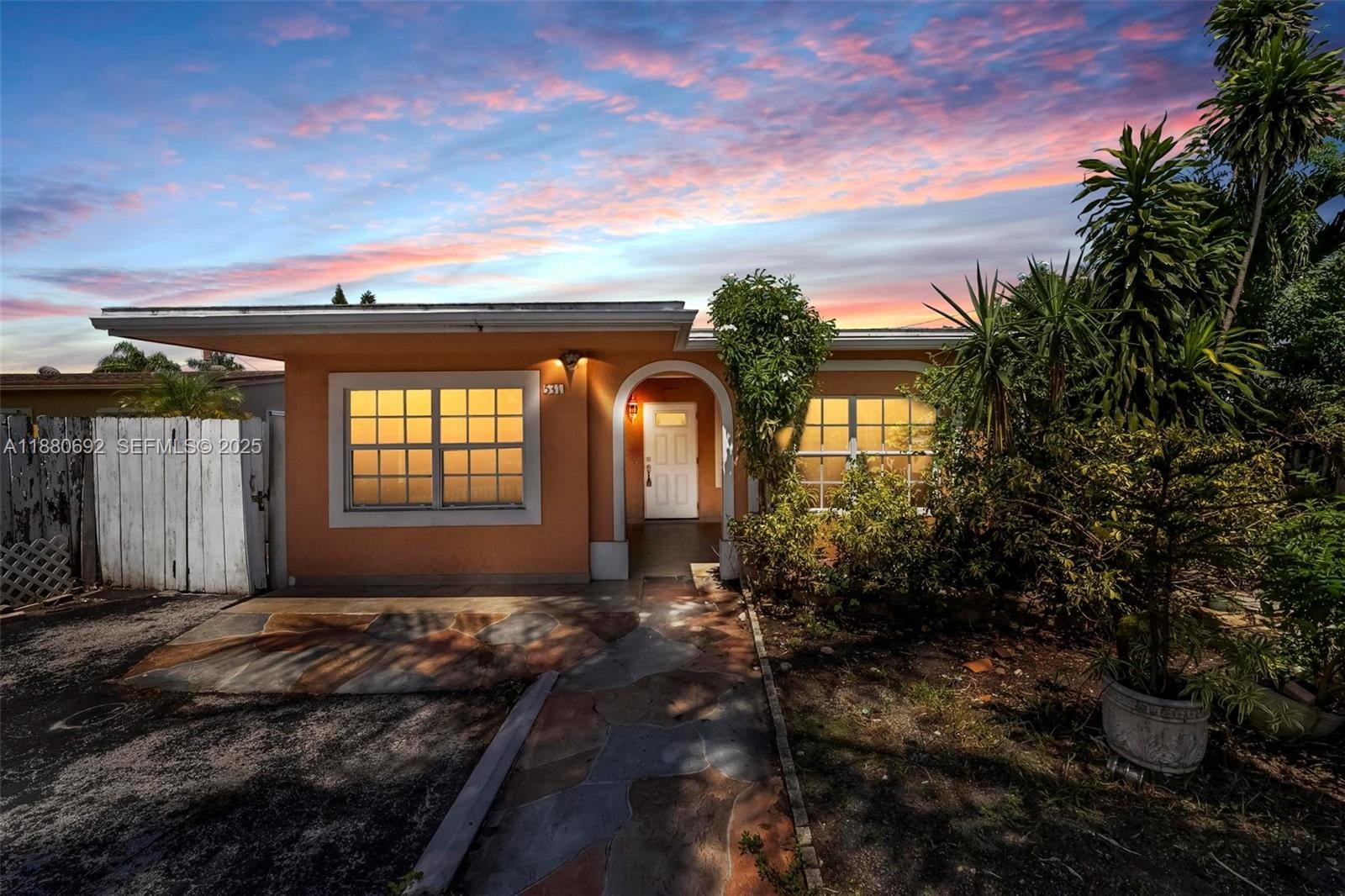 531 NE 58th Street, Oakland Park, FL 33334 photo 2