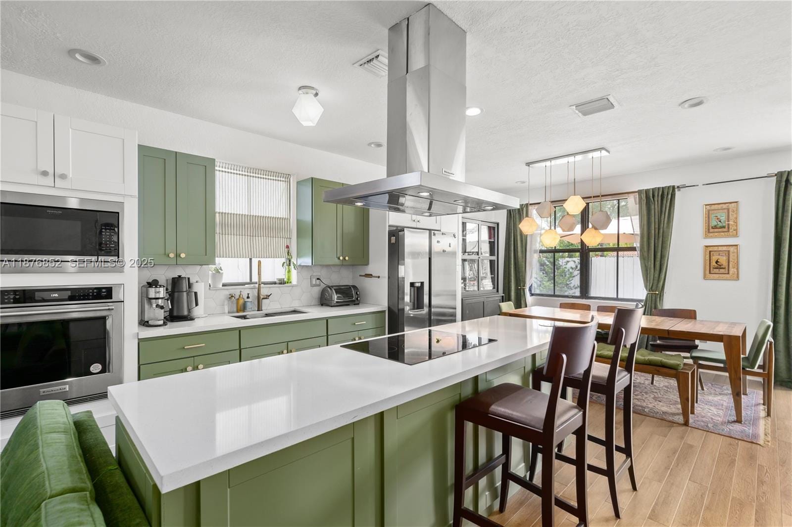 1023 NW 100th Avenue, Miami, FL 33172