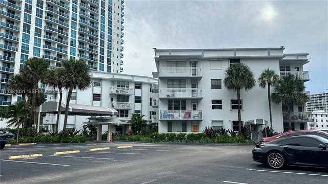 1913 S Ocean Drive 410, sold in Chelsea Bayview Condo, Hallandale Beach, FL