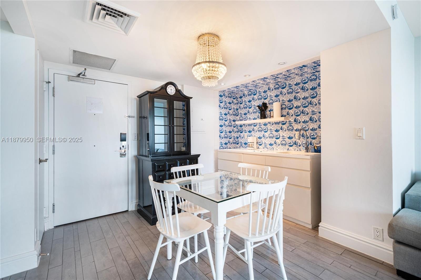 1100 West Avenue 721 — photo 4