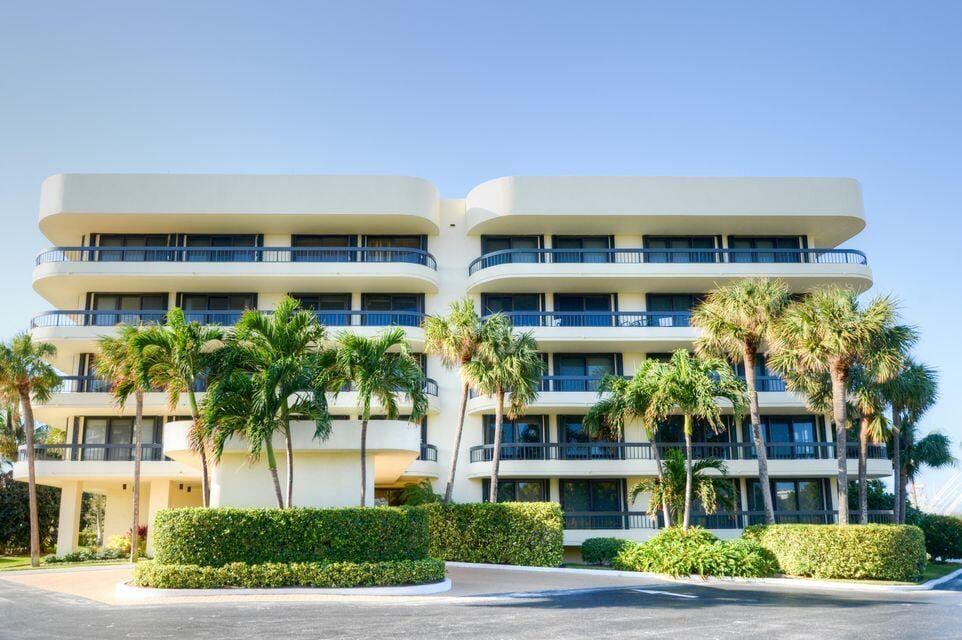 50 Beach Road 104, Tequesta, FL 33469
