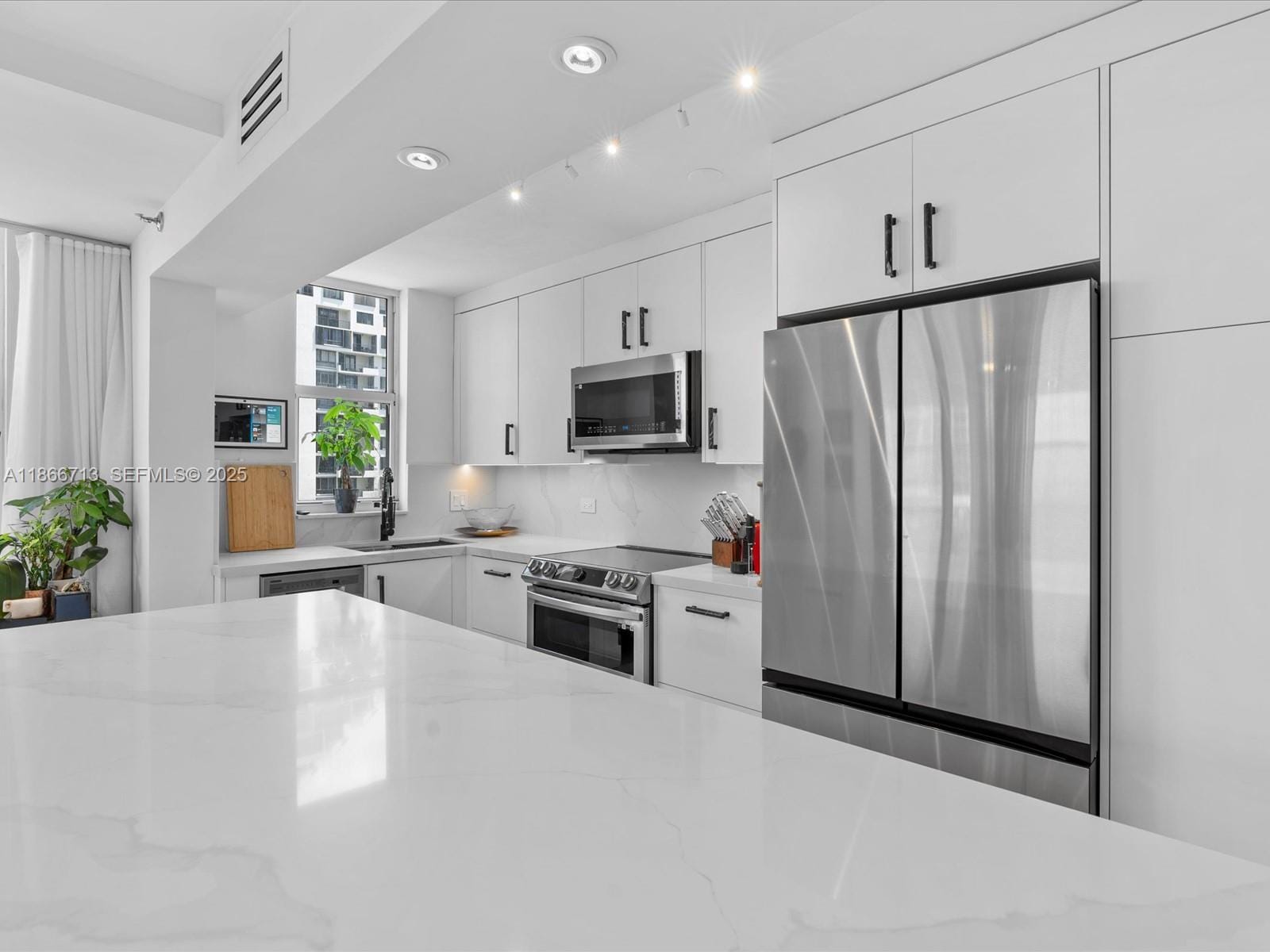 770 Claughton Island Drive 701 — photo 3