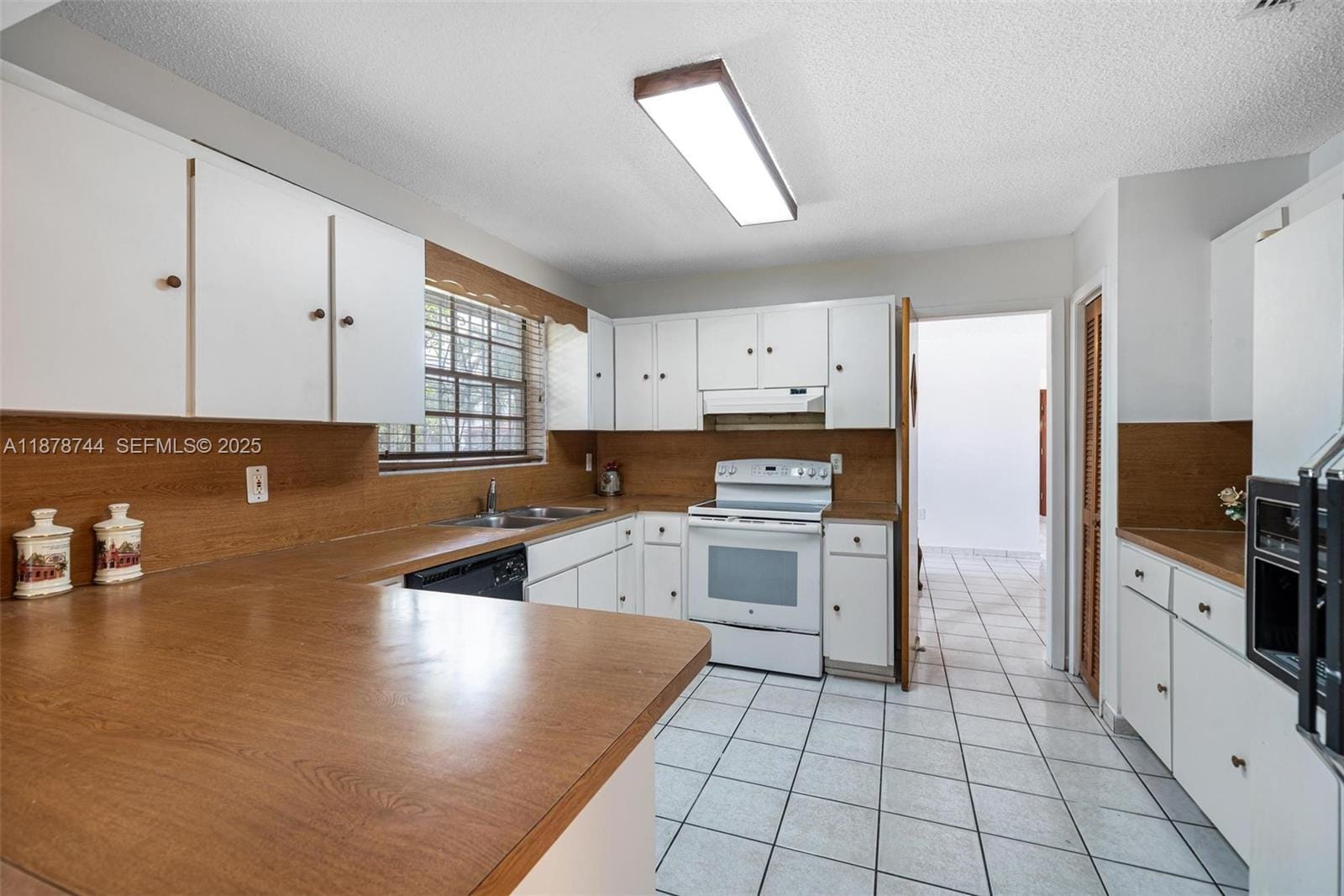 22 NW 59th Court, Miami, FL 33126 photo 5