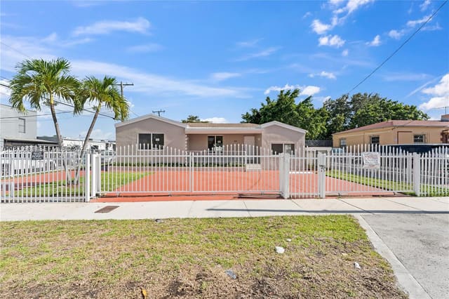 2722 NW 4th Street, sold in Grosse Pointe Highlands, Miami, FL