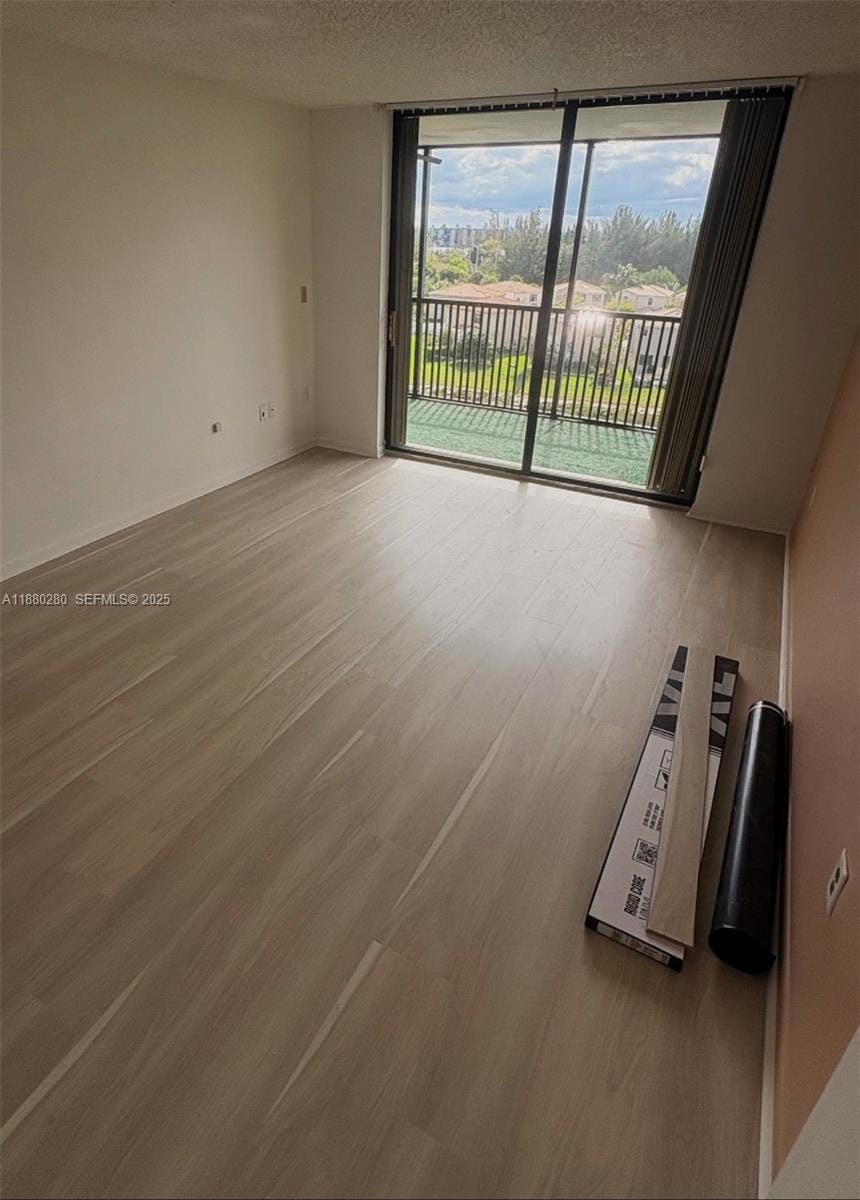 900 NE 195th Street 702 — photo 11