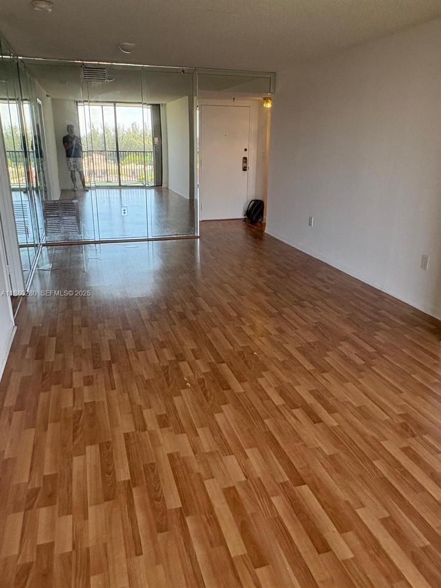 900 NE 195th Street 702 — photo 8