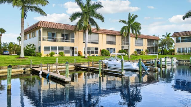 2600 S Kanner Highway Q8, sold in De La Bahia Condo, Stuart, FL