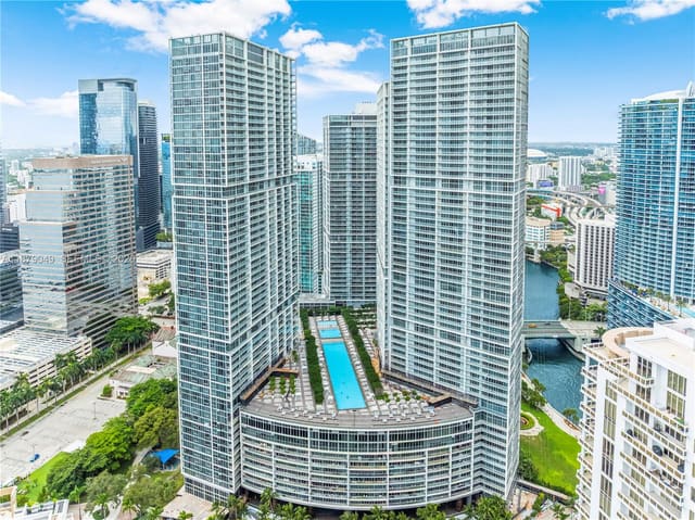 465 Brickell Avenue 4801, sold in Iconbrickell Condo No 1, Miami, FL
