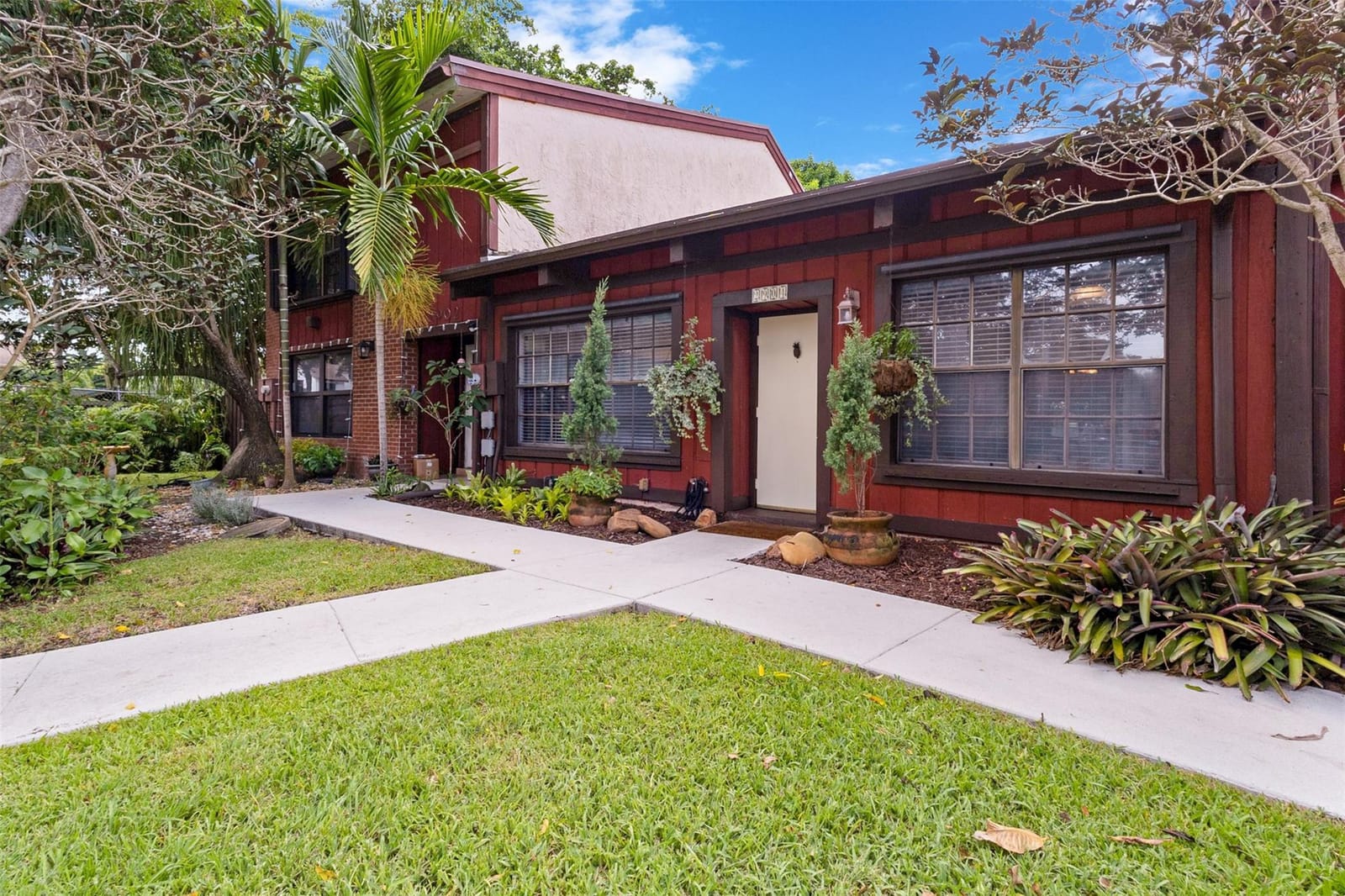 2904 N 35th Terrace 2904, Hollywood, FL 33021 photo 2