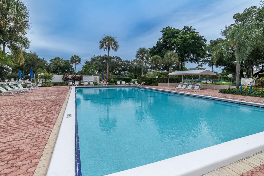 545 Oaks Lane 407, Pompano Beach, FL 33069 photo 19