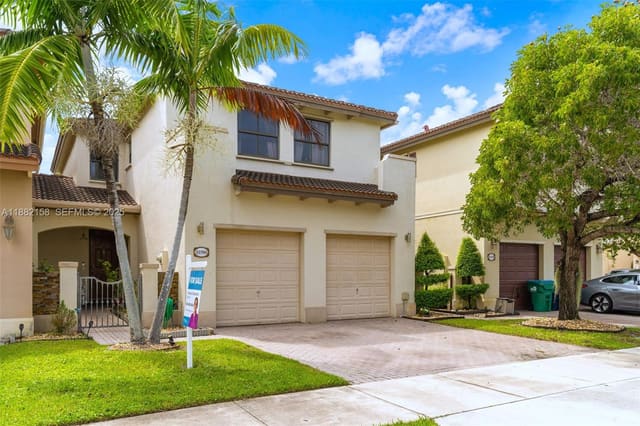 22766 SW 89th Place, sold in Trellis At Bayshore, Cutler Bay, FL