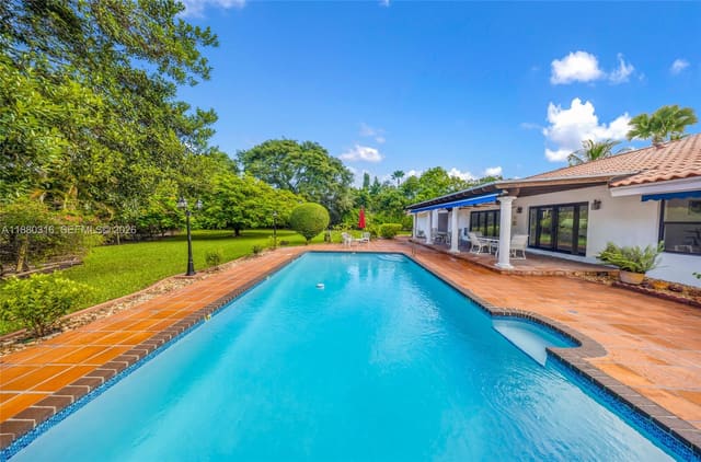 10204 SW 96th Court, sold in Galloway Glen, Miami, FL